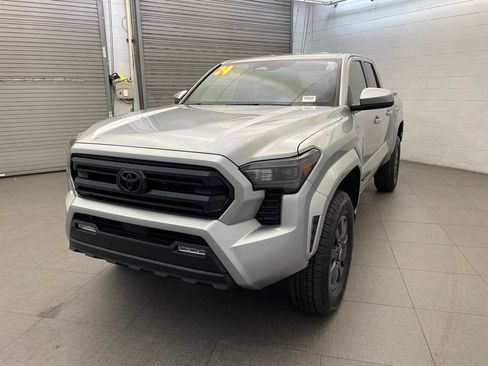 Used 2024 Toyota Tacoma SR5 RWD image 12