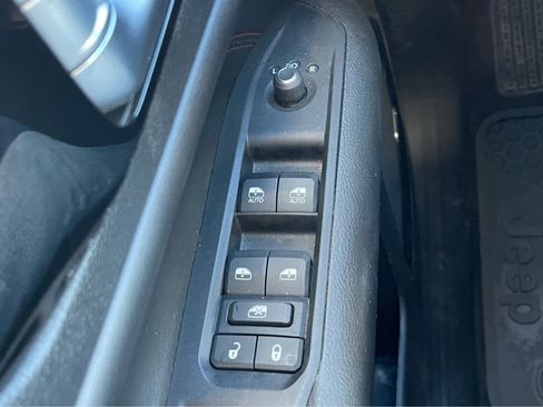 Used 2022 Jeep Compass Trailhawk w/ Trailhawk Elite Group image 19