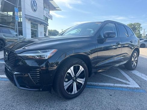 Used 2025 Volvo XC60 T8 Plus w/ Protection Package Premier AWD/4WD image 30