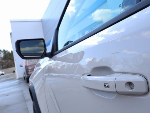 New 2026 GMC Canyon AT4 image 10