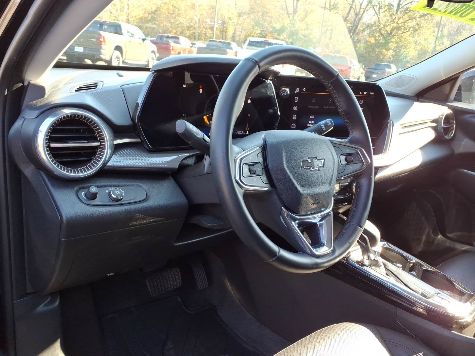 Used 2026 Chevrolet Trax ACTIV FWD image 14