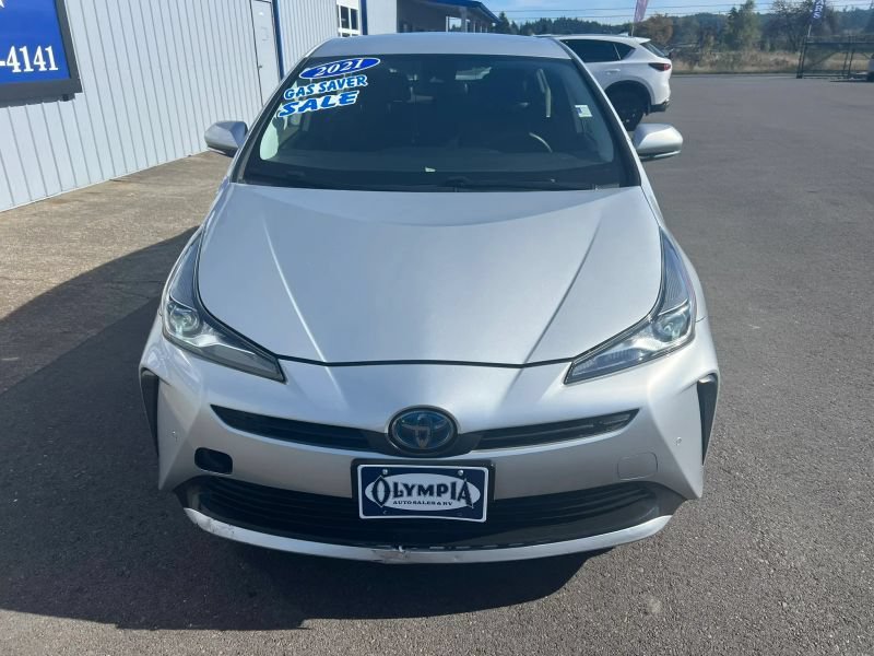 Used 2021 Toyota Prius LE FWD image 4