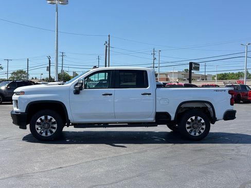 Used 2022 Chevrolet Silverado 2500 Custom w/ Custom Value Package AWD/4WD image 7