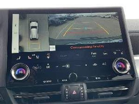 Used 2024 Lexus GX 550 w/ Cold Area Package AWD/4WD image 8