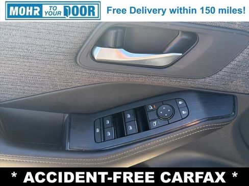 Used 2022 Nissan Rogue SV image 11