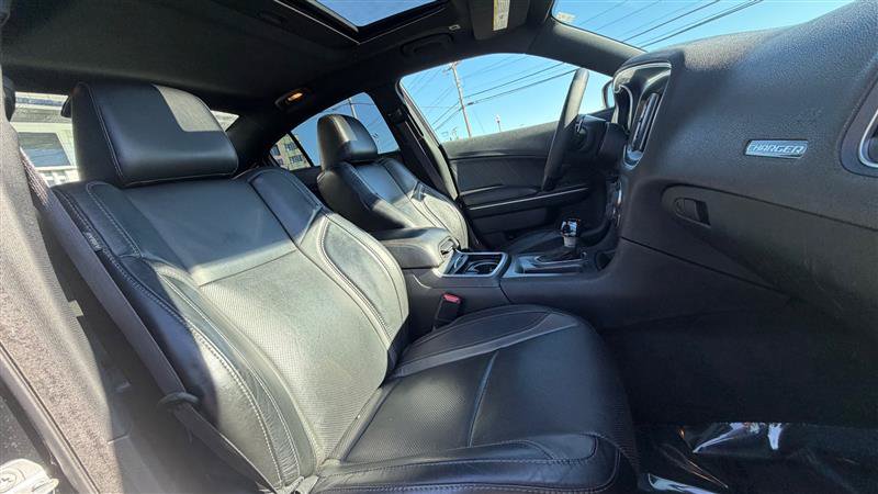 Used 2018 Dodge Charger R/T w/ Navigation & Travel Group RWD image 36