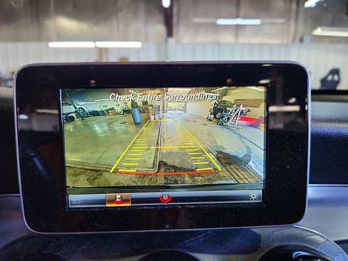 Used 2019 Mercedes-Benz GLC 300 4MATIC image 14