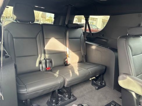 Used 2024 GMC Yukon XL Denali image 33