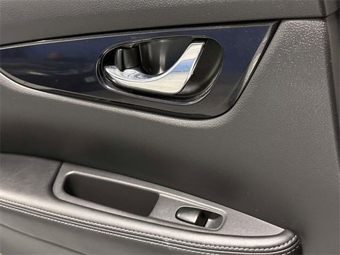 Used 2017 Nissan Rogue Sport SL image 20