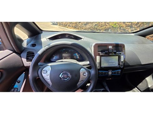 Used 2013 Nissan Leaf SV FWD image 4