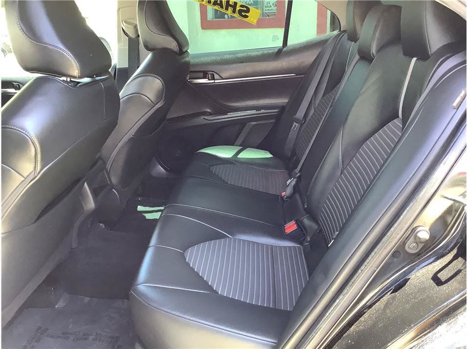 Used 2022 Toyota Camry SE w/ Convenience Package FWD image 7
