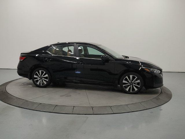 Used 2024 Nissan Sentra SV w/ SV Premium Package FWD image 9