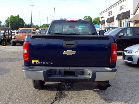 Used 2009 Chevrolet Silverado 2500 W/T AWD/4WD image 3