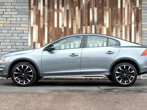 Used 2016 Volvo S60 T5 Cross Country Platinum w/ Protection Package image 3