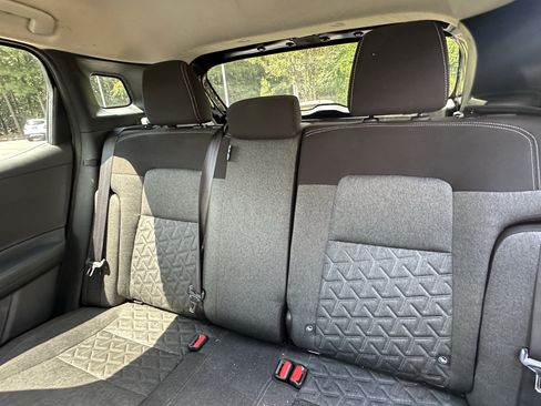 Used 2025 Nissan Kicks SV FWD image 8