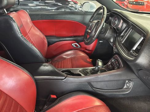 Used 2015 Dodge Challenger R/T Plus RWD image 7