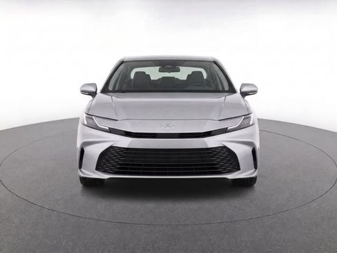 Used 2025 Toyota Camry LE FWD image 5