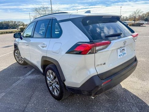 Used 2023 Toyota RAV4 XLE Premium image 3