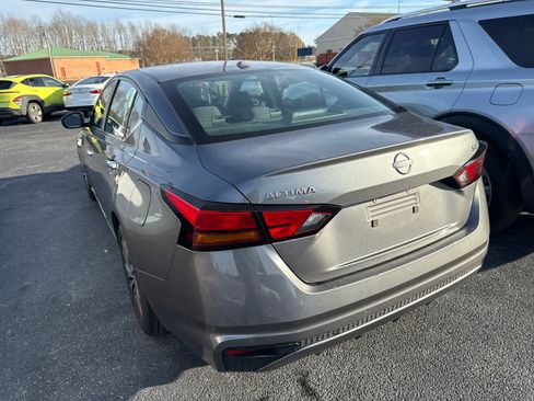 Used 2023 Nissan Altima 2.5 SV image 23