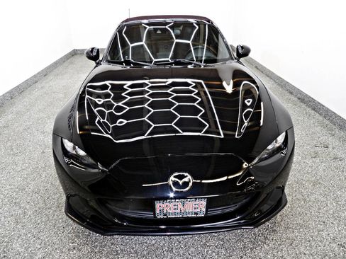 Used 2018 MAZDA MX-5 Miata Grand Touring image 2