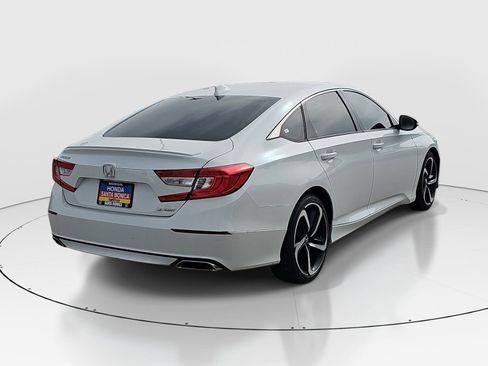 Used 2018 Honda Accord Sport image 5