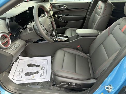 New 2026 Chevrolet Trax RS w/ Sunroof Package FWD image 13
