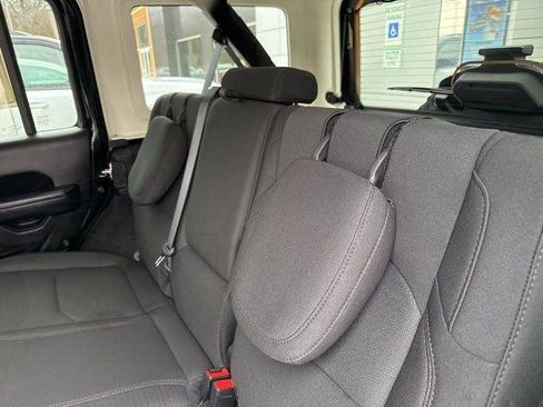 Used 2023 Jeep Wrangler Unlimited AWD/4WD image 25