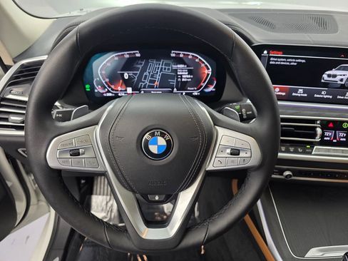 Used 2022 BMW X7 xDrive40i w/ Premium Package image 19