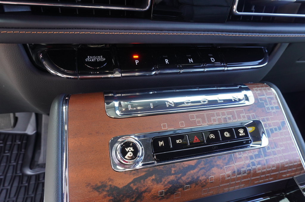 Used 2026 Lincoln Aviator Black Label w/ Jet Appearance Package AWD/4WD image 21