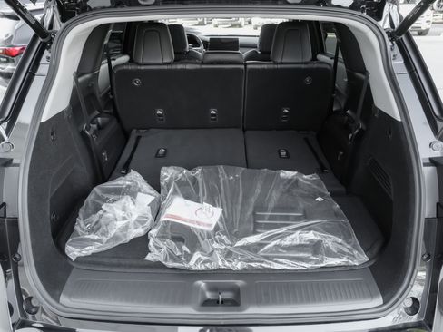 Certified 2026 INFINITI QX60 Luxe w/ Cargo Package FWD image 40