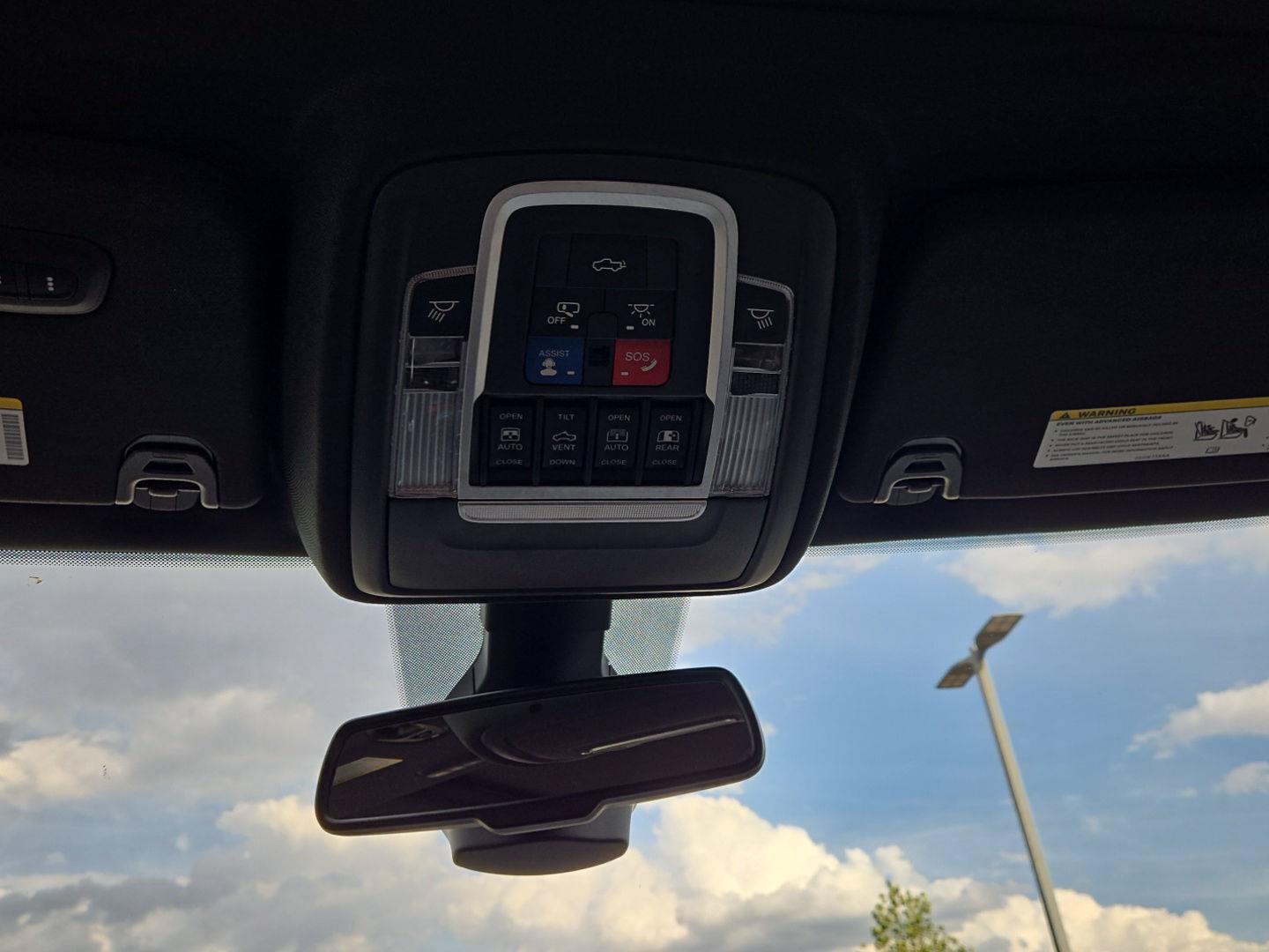 Used 2019 RAM 1500 Laramie AWD/4WD image 21