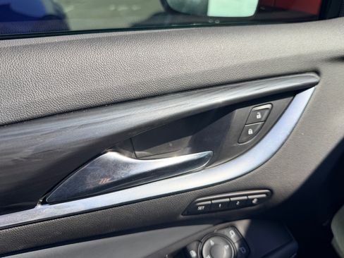 Used 2019 Buick Enclave Premium AWD/4WD image 10