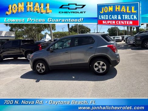 Used 2020 Chevrolet Trax LS w/ Tint and Cruise Package FWD image 4