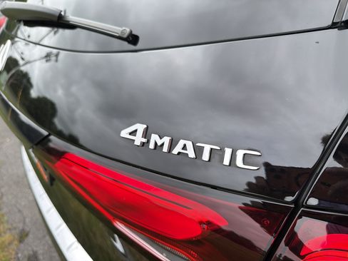 Used 2023 Mercedes-Benz GLC 300 4MATIC image 8