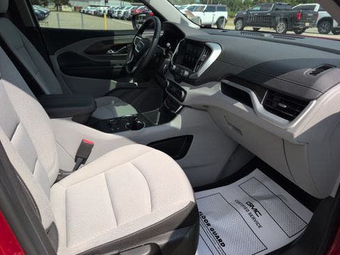 Used 2024 GMC Terrain SLE w/ Driver Convenience Package FWD image 11