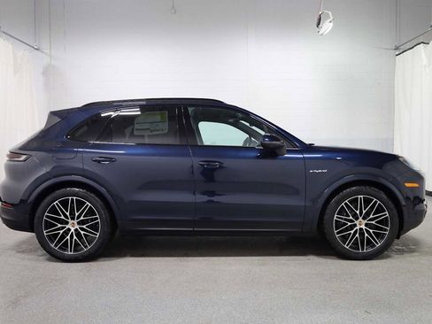 New 2026 Porsche Cayenne E-Hybrid AWD/4WD image 9
