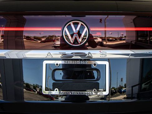 New 2026 Volkswagen Atlas Cross Sport SEL Premium R-Line AWD/4WD image 18
