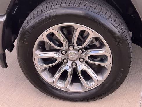 Used 2021 RAM 1500 Laramie w/ Sport Appearance Package AWD/4WD image 9