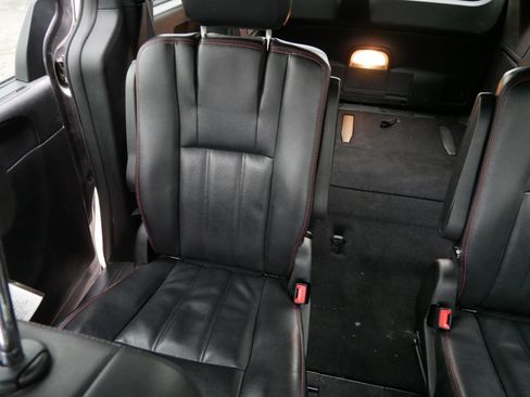 Used 2018 Dodge Grand Caravan GT FWD image 12