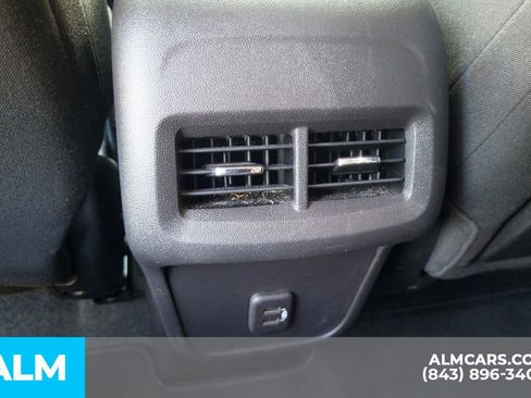 Used 2024 GMC Terrain SLE image 23