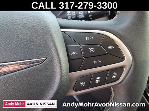 Used 2025 Chrysler Pacifica Select FWD image 24