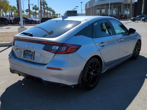 Used 2023 Honda Civic Sport image 5