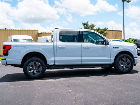 New 2025 Ford F150 Lightning Flash AWD/4WD image 3
