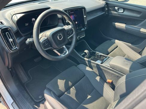 Used 2023 Volvo C40 P8 Recharge Ultimate AWD/4WD image 17