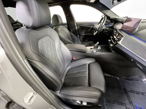 Used 2021 BMW 540i xDrive w/ M Sport Package image 29