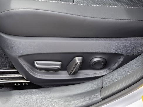 New 2026 Toyota Prius XLE FWD image 13