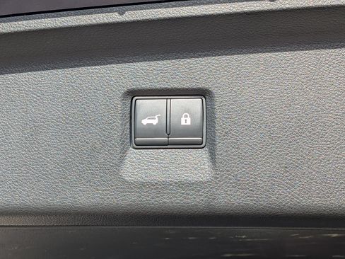 Used 2023 INFINITI QX60 Sensory w/ Cargo Package FWD image 14