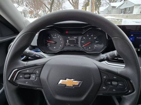 Used 2024 Chevrolet Trax LS w/ LS Convenience Package FWD image 25
