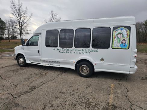 Used 2010 Ford E-350 and Econoline 350 Super Duty image 8