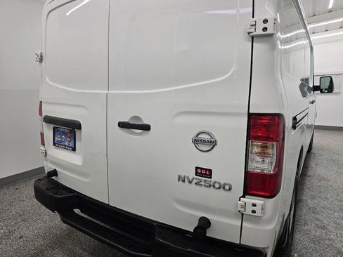 Used 2021 Nissan NV 2500 S image 7